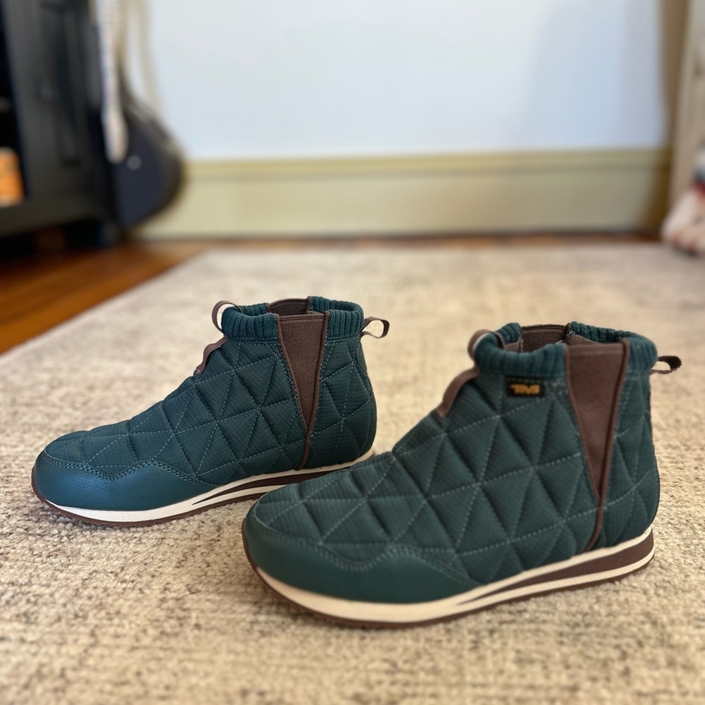 Teva Quilted Ankle Boots in Teal